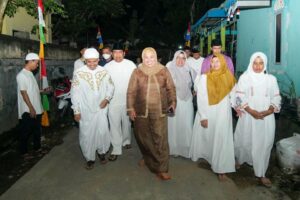 WARTA FOTO: Cinta Rasulullah, Wagub Marlin Hadiri Maulid Nabi di Bengkong