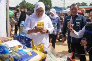 WARTA FOTO: Marlin Buka Pasar Murah Pemko Batam untuk Kecamatan Lubukbaja