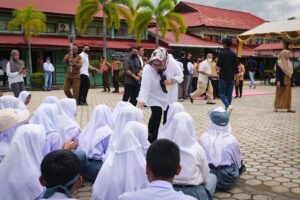 Kunjungi SMAN 2 Karimun, Wagub Marlin Buktikan Generasi Kepri Cerdas & Gemilang
