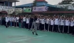 Giliran Pelajar SMAN 3 Batam Sambut Meriah Wagub Marlin, Ada Cita & Cinta di Sana