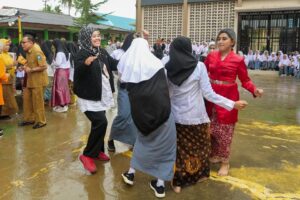 WARTA FOTO: Kunjungi SMAN 1 Lingga, Wagub Marlin Dorong Pelajar Terus Maju