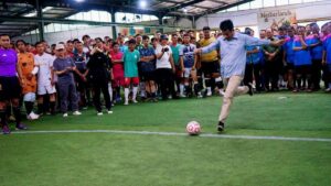 Tendangan HMR Buka Turnamen Futsal Antar-Instansi Hari Bakti Ke-51 BP Batam