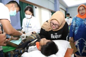 Hadiri Khitanan Massal BP Batam, Marlin Puji Batam Bangkit oleh Semangat Kolaborasi
