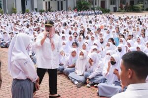 Benar-benar Wanita Inspiratif! Kunjungan Wagub Marlin ke Sekolah Kini Banyak Ditiru