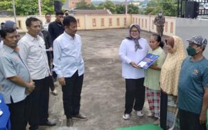 Dahsyat, HMR dan Marlin Salurkan BLT untuk 8.267 Warga Sagulung di Dua Tempat