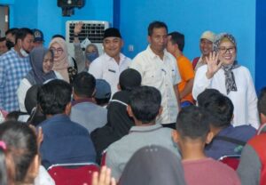Jadwal Kerja Padat Tak Bikin Wagub Marlin Penat Berbagi untuk Masyarakat