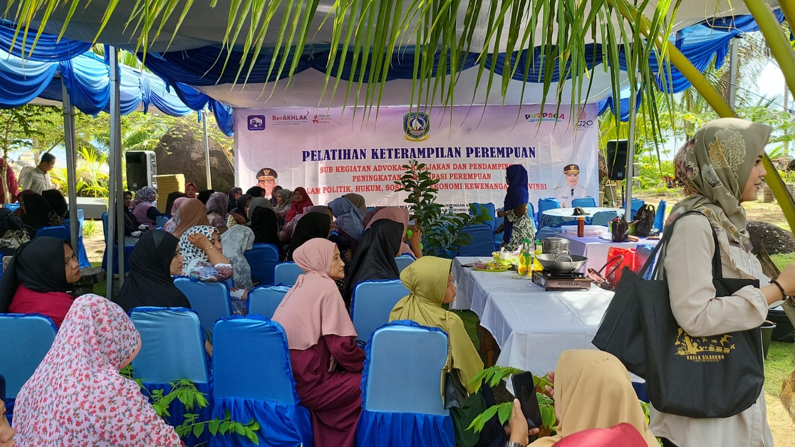 SUASANA Pelatihan Keterampilan Perempuan di Natuna Dive Resort, Sepempang, Kabupaten Natuna, Minggu (11/12/2022).