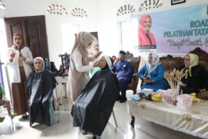 Marlin Tingkatkan Kualitas Perempuan dan Keluarga melalui Pelatihan Tata Rias