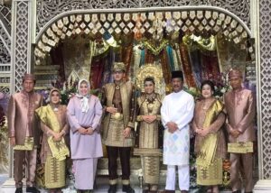 Turut Berbahagia, HMR dan Marlin Hadiri Pernikahan Putra Asman Abnur