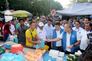 Blusukan ke Pasar, Mendag Puji Kinerja HMR dalam Stabilisasi Harga Pangan di Batam