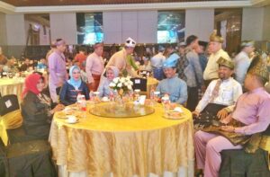 HMR dan Marlin Tiba, Malam Anugerah Batam Madani HJB Ke-193 pun Dimulai