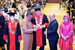 Bicara di Wisuda I UAB, Jefridin Sebut SDM Kesehatan Kunci Pembangunan Kota Batam
