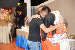 Jefridin Gelar Syukuran Ultah Sang Putri, Tak Kuasa Menangis dan Saling Berpelukan