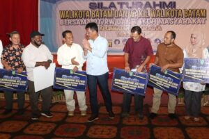 Sambut Tahun Baru, HMR Tanam Semangat Baru, Menuju Batam Kota Baru yang Kian Maju