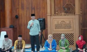 WARTA FOTO: Wagub Marlin Kunjungi Natuna, Berbagi hingga ke Desa-desa