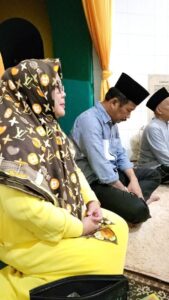 HMR dan Marlin Ziarahi Makam Engku Putri Usai Salat Berjamaah di Masjid Penyengat