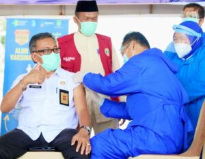 Mulai Besok, Jefridin Ajak Masyarakat Batam Vaksinasi “Booster” Kedua Covid-19