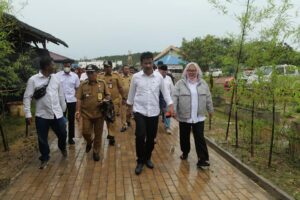 WARTA FOTO: Wagub Marlin Dampingi HMR Musrenbang di Pulau Abang & Galang Baru