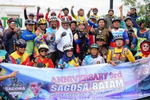 Jalin Kekompakan & Kebugaran untuk Batam Kota Baru, Jefridin Gowes Bareng Sagosa