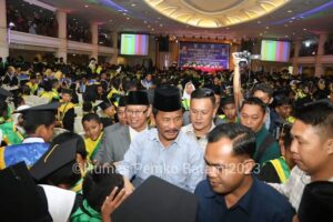 Pesan HMR di Wisuda Santri TPQ: Kuasai Semua Bidang, Jadilah Pemimpin Masa Depan