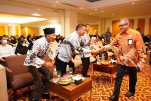 Buka Bimtek Dapodik, Jefridin Ingatkan Guru Fokus HMR Cetak SDM Unggul via Pendidikan