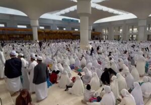 HMR & Marlin & Ribuan Warga, Hadiri Haul Akbar Jemaah Al-Khidmah di Masjid Sultan