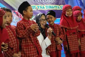 WARTA FOTO: “Ya… Bunayya”, Bunda Marlin Datang Berkunjung & Berbagi Kasih Sayang
