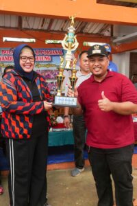 WARTA FOTO: Marlin Tutup Turnamen Voli Kader Posyandu & Kelurahan Siaga Sagulung