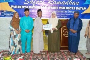 WARTA FOTO: Marlin Safari Ramadan dan Salurkan Bantuan untuk Masjid Al Hijrah, Kabil
