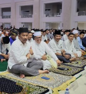 WARTA FOTO: HMR Tarawih Perdana di Masjid Sultan, Jemaah Membludak