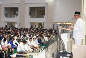 Sambutan Tarawih Perdana, Jefridin Ajak Raih Kebahagiaan Spiritual dalam Syukur