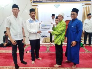 SAFARI RAMADAN: HMR Buka Bersama Warga Batuselicin & Bantu Masjid Al Anshor