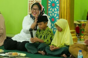 Bahasa Cinta Bunda Marlin Mengalun Menggetarkan, Bertahta di Hati Anak-anak (𝘒𝘰𝘭𝘰𝘮 𝘒𝘢𝘮𝘪𝘴𝘢𝘯 𝘉𝘶𝘯𝘥𝘢 𝘔𝘢𝘳𝘭𝘪𝘯)