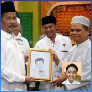SAFARI RAMADAN: HMR Dihadiahi Lukisan Bergambar Dirinya, Karya Pelajar SMPN 6