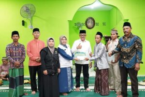 SAFARI RAMADAN: Kebersihan Bagian dari Iman, Jefridin Ajak Jaga Batam dari Sampah