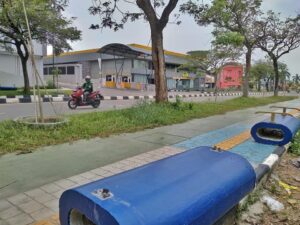 Delapan Pegangan Tangan Bangku Taman Jalan Engku Putri Disikat Maling