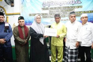WARTA FOTO: Safari Ramadan di Galang, Marlin Serahkan Bantuan Masjid Rp100 Juta