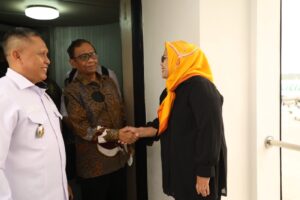 WARTA FOTO: Wagub Marlin bersama HMR Sambut Kedatangan Menko Polhukam