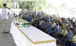 Jaga Syiar Islam, HMR & Marlin Bagikan Beras untuk Imam Masjid & Mubalig se-Batam