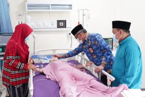 Bersama Baznas Batam Bantu 4 Duafa, Mata Jefridin Basah Melihat Derita Gadis Kecil Alya