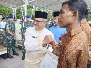 Hardiknas, Jefridin Lepas 12 ASN ke Masa Pensiun, Ada yang Mengabdi Lebih 41 Tahun!