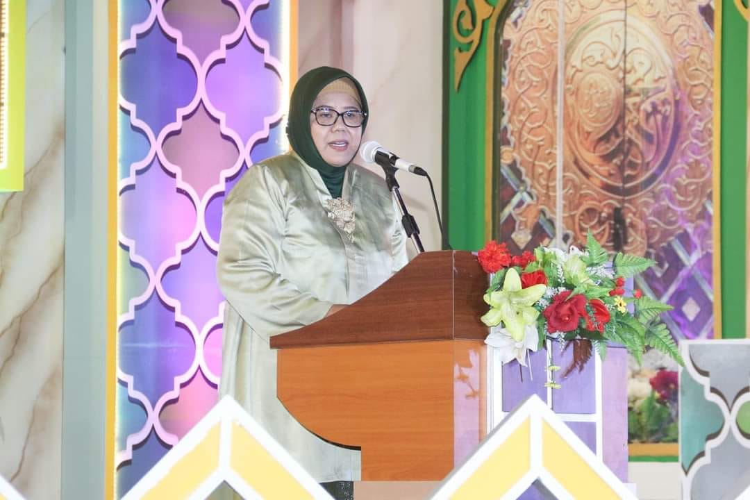 WAGUB Marlin, memberi sambutan sebelum secara resmi menutup STQH Ke-X, Tingkat Provinsi Kepri 2023, di Astaka Utama Panggung Rakyat Putri Kemuning Coastal Area, Kabupaten Tanjungbalai Karimun, Minggu (14/5/2023) malam. Batam keluar sebagai Juara Umum.