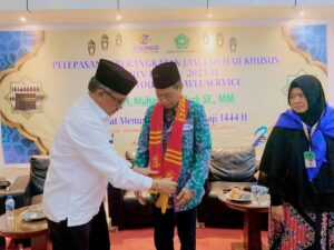 Lepas Keberangkatan Jemaah Haji Khusus, Jefridin: Jangan Lupa Doakan Batam Sejahtera
