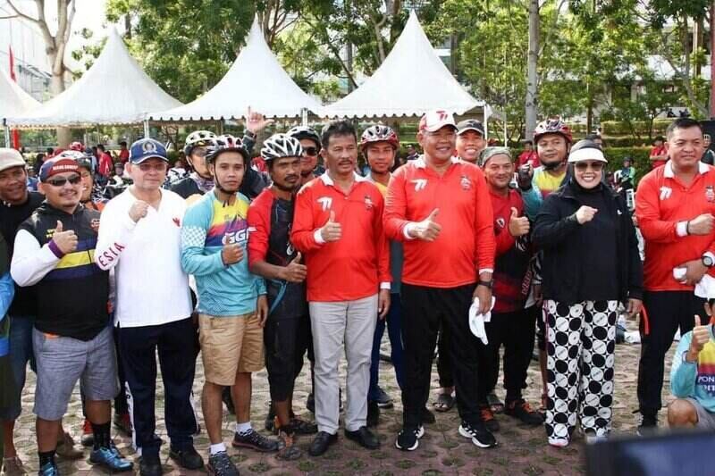 Kompak! HMR dan Marlin Olahraga Bersama Ribuan Warga, Rayakan Hari Bhayangkara