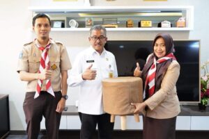 Kursi untuk Pak Sekda…