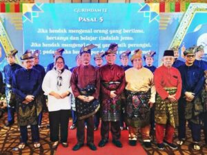 Presiden DMDI, HMR & Marlin Hadiri Pelantikan Dunia Melayu Dunia Islam Kepri