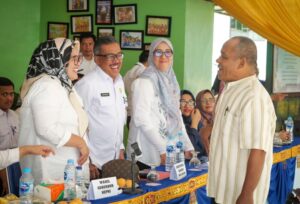 Bersama Jefridin, Marlin Bebaskan Gundah Orang Tua Siswa SMPN yang Tak Tertampung