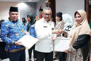 30 Tahun Mengabdi, Jefridin Lepas 11 ASN Pemko Batam Masuki Masa Pensiun