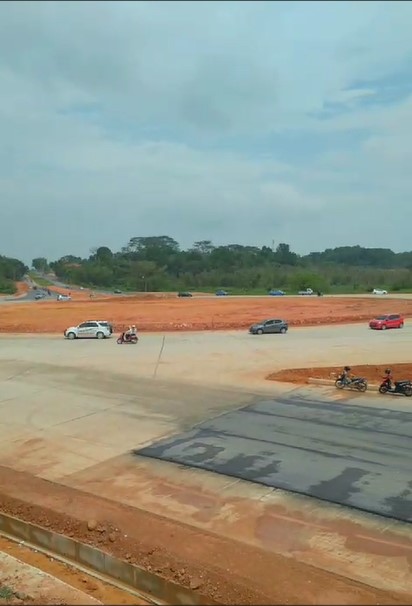 Paras Bundaran Hang Nadim Mulai Tampak Menawan, Kendaraan pun Ramai Berseliweran