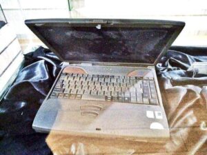 laptop bersejarah Habibie